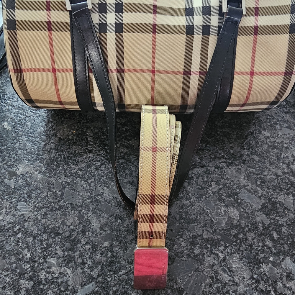 100% Authentic Burberry Nova Check Belt - Picture 3 of 8